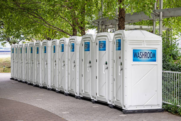 Porta potty delivery and setup in Carbon Cliff, IL